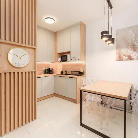 Apartamento Eco Modern Iv Z Basenem Letnim By Holidaysun Poland
